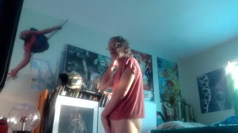 Bottomboo7 online show from October 18, 2025, 12:06 pm