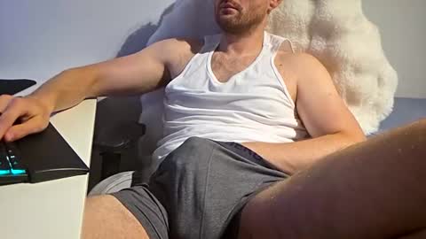 Snapshot of bottomtsinner chatting on August 1, 2026, 11:25 pm bottomtsinner online show from August 1, 2026, 11:25 pm