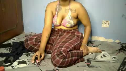 botty_queen online show from April 20, 2026, 6:16 am