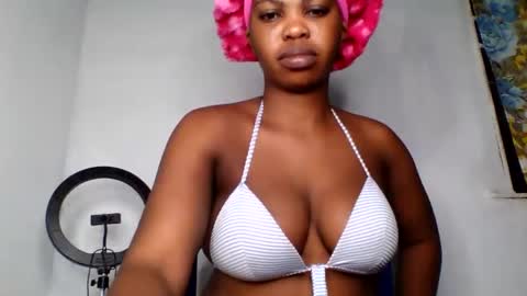 Snapshot of bouncingxxx_ass chatting on November 13, 2025, 2:54 am mirabel online show from November 13, 2025, 2:54 am