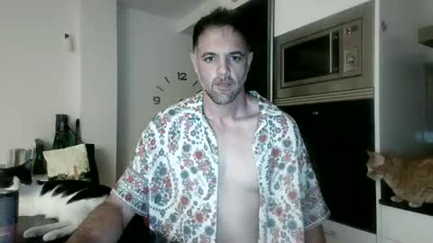 Snapshot of boxing___spf chatting on June 15, 2026, 12:02 am boxing___spf online show from June 15, 2026, 12:02 am
