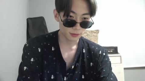 boxman556990 online show from December 4, 2024, 6:28 pm