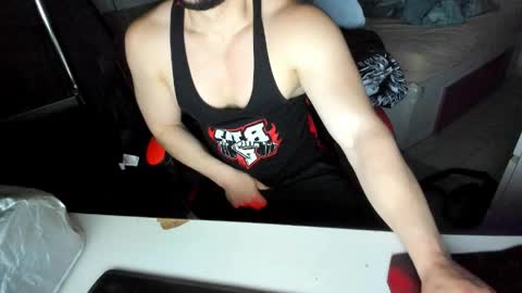boy_boy22 online show from May 2, 2026, 5:40 pm
