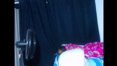 boy_king18 online show from October 29, 2025, 10:06 am