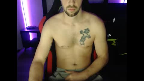 Snapshot of boy_t0y89 chatting on January 13, 2025, 5:55 am boy_t0y89 online show from January 13, 2025, 5:55 am