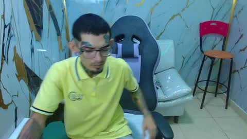 Snapshot of boy_tatto77 chatting on May 6, 2026, 11:48 am boy_tatto77 online show from May 6, 2026, 11:48 am