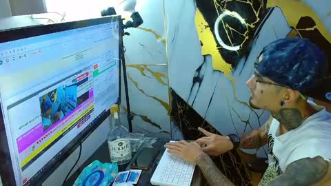 Snapshot of boy_tatto77 chatting on June 3, 2026, 11:35 am boy_tatto77 online show from June 3, 2026, 11:35 am