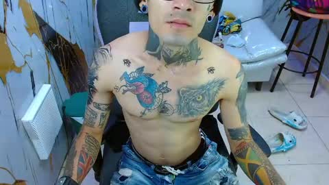 boy_tatto777 online show from June 5, 2026, 11:49 am