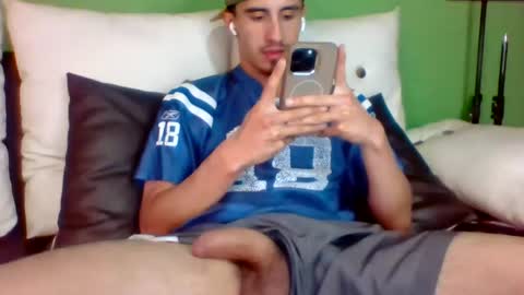 Felipe  online show from July 17, 2026, 9:52 pm