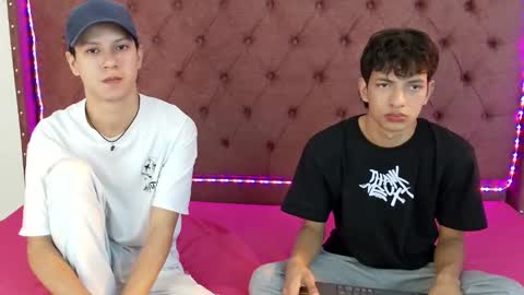 Snapshot of boys_hotparty chatting on December 18, 2024, 1:56 pm ALEX - TAYLER -MIKE online show from December 18, 2024, 1:56 pm