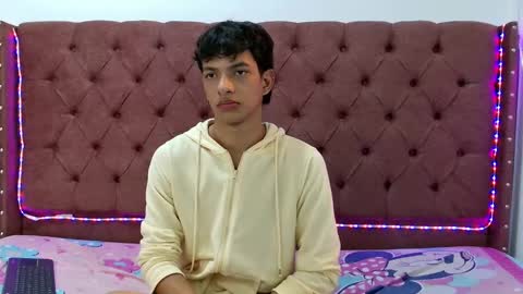 Snapshot of boys_hotparty chatting on January 18, 2025, 2:02 pm ALEX - TAYLER -MIKE online show from January 18, 2025, 2:02 pm