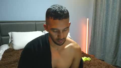 boyttomm online show from June 1, 2026, 2:13 am