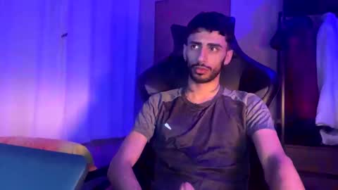 boyzinm2 online show from September 15, 2025, 6:02 am