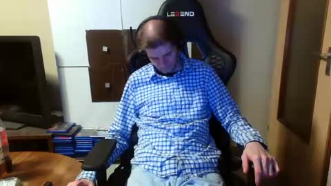 bponie1 online show from December 28, 2024, 5:12 am