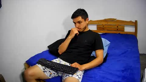 Snapshot of brad_hot6 chatting on November 25, 2025, 11:05 pm brad online show from November 25, 2025, 11:05 pm