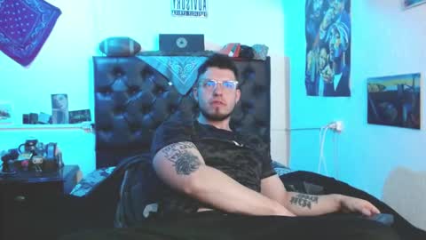 brad hot boy online show from October 11, 2025, 9:46 pm