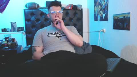 brad hot boy online show from June 2, 2026, 1:40 am