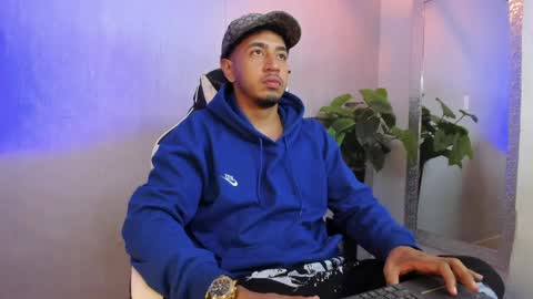 Snapshot of brand_collins chatting on March 18, 2026, 12:52 pm Brand online show from March 18, 2026, 12:52 pm