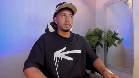 Snapshot of brand_collins chatting on April 7, 2026, 11:43 am Brand online show from April 7, 2026, 11:43 am