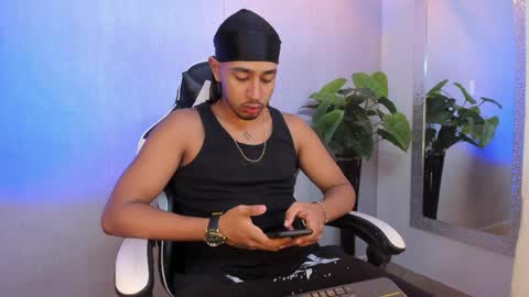 Snapshot of brand_collins chatting on April 17, 2026, 12:19 pm Brand online show from April 17, 2026, 12:19 pm