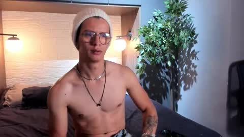 brandon_starkk online show from November 9, 2025, 11:52 am