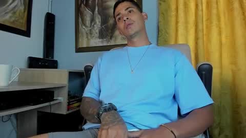 Snapshot of brandonlavitt chatting on December 24, 2024, 12:22 pm Brandon Lavitt online show from December 24, 2024, 12:22 pm