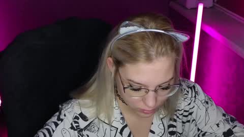 Belle  online show from December 21, 2024, 2:09 am