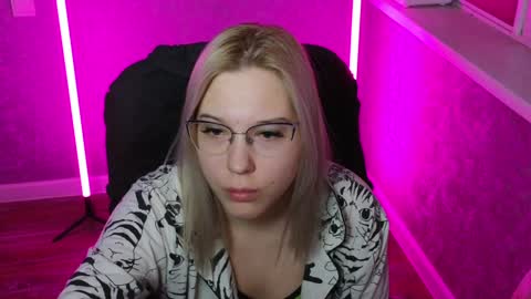 Belle  online show from December 29, 2024, 2:06 am