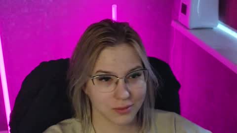 Belle  online show from March 10, 2025, 2:50 am