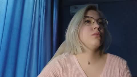 Belle  online show from October 5, 2025, 3:27 am