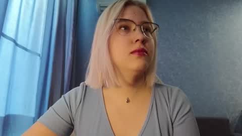 Belle  online show from October 18, 2025, 3:09 am