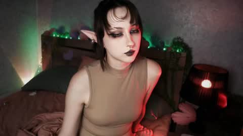 Snapshot of brandy_queen chatting on February 19, 2026, 1:29 pm Aurorabut ur dad just calls me Rory online show from February 19, 2026, 1:29 pm