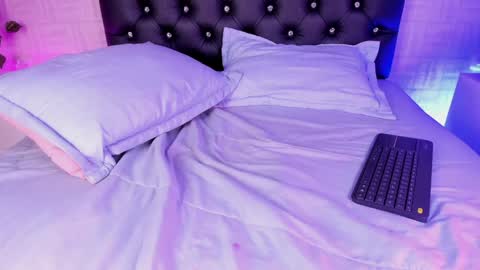   online show from December 7, 2024, 11:45 pm