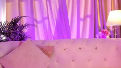   online show from September 17, 2025, 8:10 pm