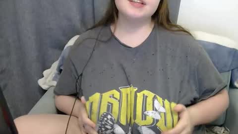 Snapshot of brattyprincess_emma chatting on February 18, 2026, 6:26 pm Emma online show from February 18, 2026, 6:26 pm