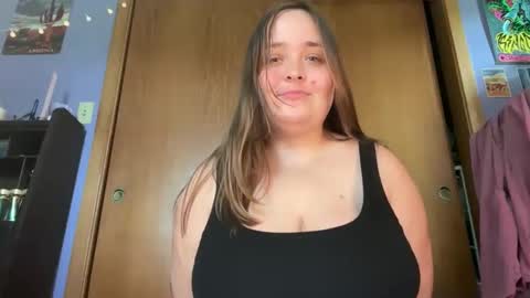 Snapshot of brattywinnie chatting on May 18, 2026, 6:47 pm BrattyWInnie online show from May 18, 2026, 6:47 pm