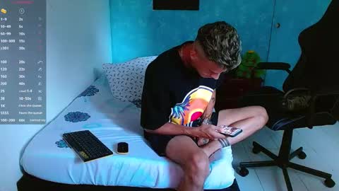 Snapshot of bray_hotboy chatting on December 6, 2024, 9:46 pm Bray Hotboy online show from December 6, 2024, 9:46 pm