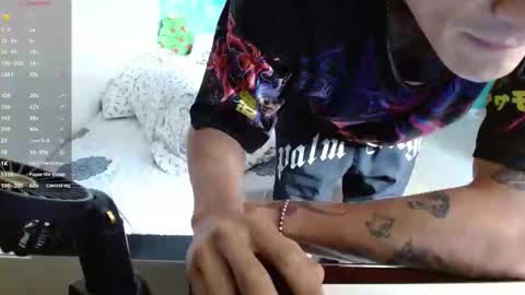 Snapshot of bray_hotboy chatting on December 31, 2024, 4:25 pm Bray Hotboy online show from December 31, 2024, 4:25 pm