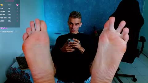 Snapshot of bray_hotboy chatting on February 13, 2025, 4:07 pm Bray Hotboy online show from February 13, 2025, 4:07 pm