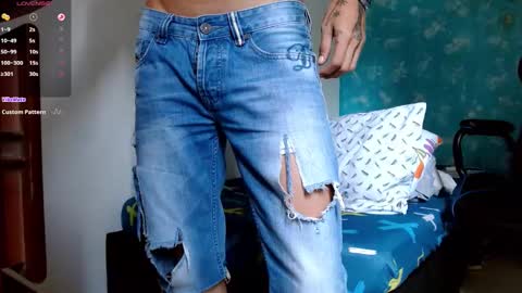 Snapshot of bray_hotboy chatting on February 23, 2025, 5:18 pm Bray Hotboy online show from February 23, 2025, 5:18 pm