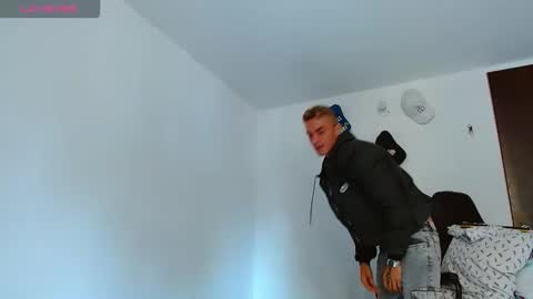 Snapshot of bray_hotboy chatting on October 11, 2025, 3:43 pm Bray Hotboy online show from October 11, 2025, 3:43 pm