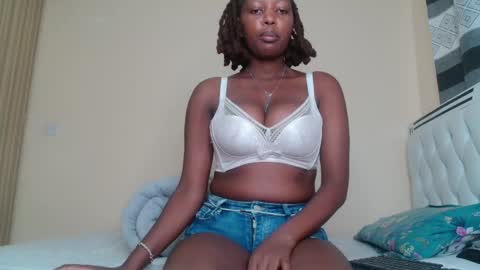 Snapshot of bree_beauty chatting on April 14, 2026, 7:31 pm bree_beauty online show from April 14, 2026, 7:31 pm