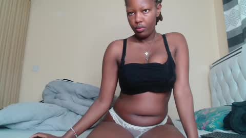 Snapshot of bree_beauty chatting on May 23, 2026, 5:12 am bree_beauty online show from May 23, 2026, 5:12 am