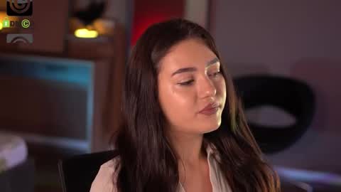 Snapshot of breezybabe23 chatting on September 19, 2025, 4:03 am Leah online show from September 19, 2025, 4:03 am