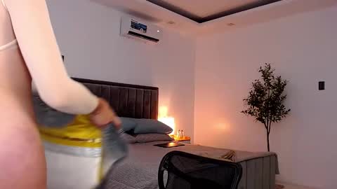 Snapshot of brendaislove chatting on February 11, 2025, 7:33 am Brenda with a huge suckable cock you will love online show from February 11, 2025, 7:33 am