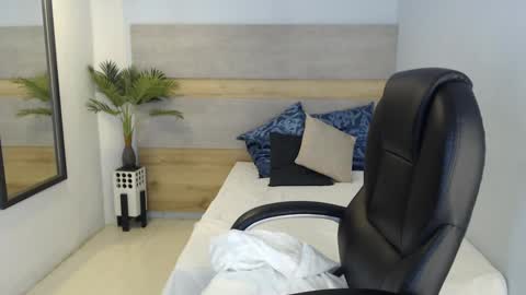 Brenda online show from September 20, 2025, 2:34 am