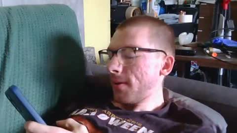 Snapshot of brenden02 chatting on March 30, 2026, 3:35 pm Brenden online show from March 30, 2026, 3:35 pm