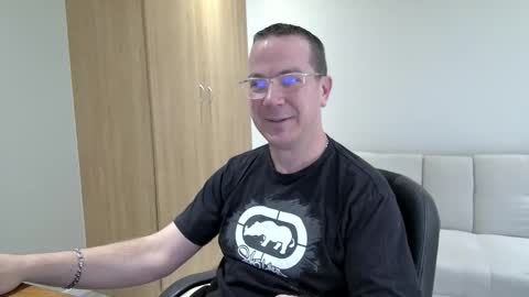 Brett online show from September 19, 2025, 2:18 pm