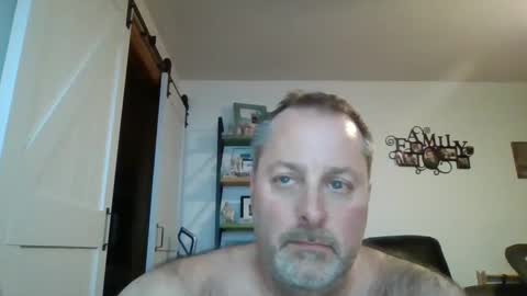 Snapshot of brettsky chatting on December 6, 2024, 10:52 pm hey online show from December 6, 2024, 10:52 pm