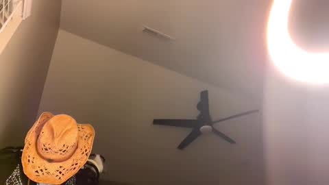 Snapshot of briadominick chatting on October 30, 2025, 6:37 am Brianna3 online show from October 30, 2025, 6:37 am